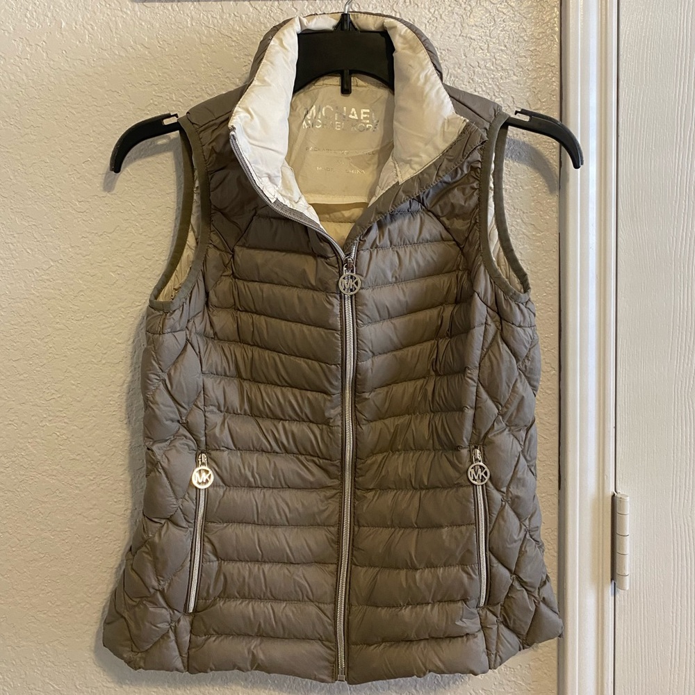 Michael Kors | size s | packable down filled puffy vest